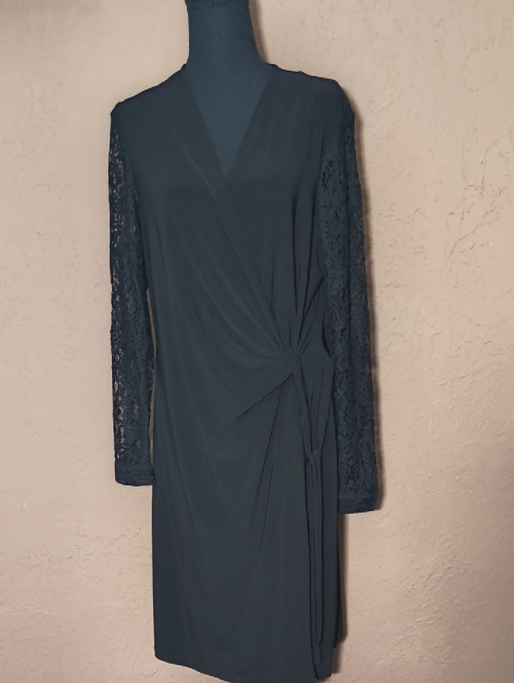 NWT Anne Klein Black Wrap Dress With Lace Sleeves Size Large